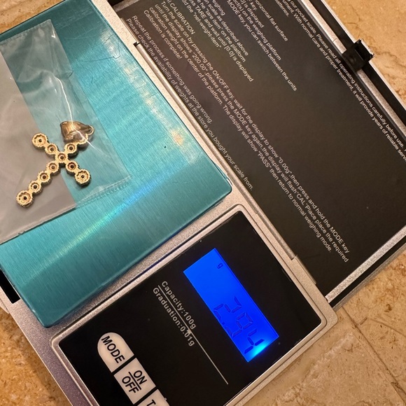 14k solid gold cross - Picture 8 of 10